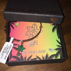 NWT Alex And Ani Rose gold Palm tree bracelet 🌴❤️